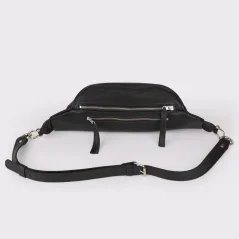 Kožená ľadvinka MARIMA – pohľad zhora na zatvorené YKK zipsy Kožená ľadvinka MARIMA – pohľad zhora na zatvorené YKK zipsy