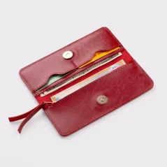 Detail vnútra – priestranná dámska kožená peňaženka MARIMA s priehradkami na mince, karty a bankovky. Detail vnútra – priestranná dámska kožená peňaženka MARIMA s priehradkami na mince, karty a bankovky.