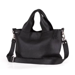 Elegantný pohľad spredu s voľne položeným popruhom Elegantný pohľad spredu s voľne položeným popruhom