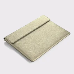 Tablet nemusí byť len pracovný nástroj. Doprajte mu obal, ktorý sa pokojne môže stať súčasťou vášho štýlu. Tablet nemusí byť len pracovný nástroj. Doprajte mu obal, ktorý sa pokojne môže stať súčasťou vášho štýlu.