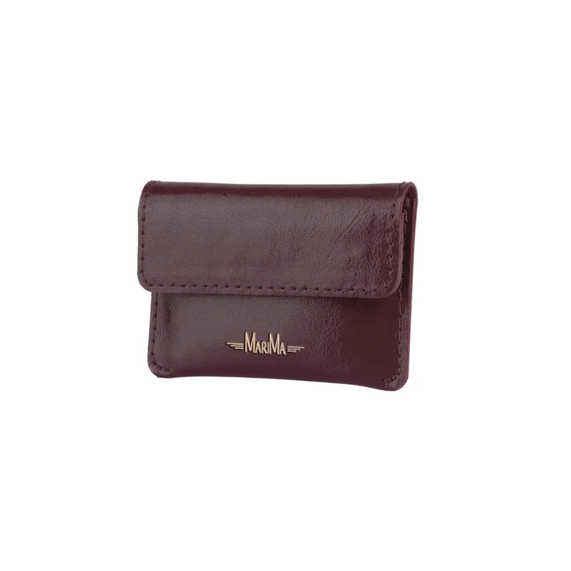 Bordová – hlboký odtieň pre sebavedomý ženský štýl a zmysel pre detail.