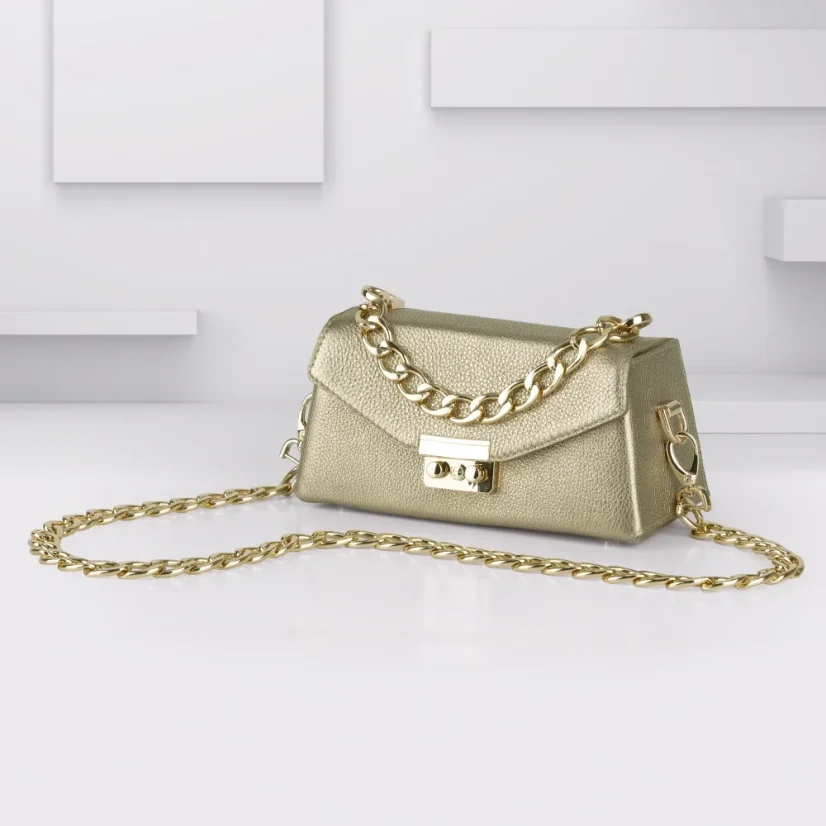 Pravá hovädzia koža s jemnou zrnitou štruktúrou dodáva kabelke elegantný vzhľad, príjemný povrch a vysokú odolnosť pri každodennom používaní.
