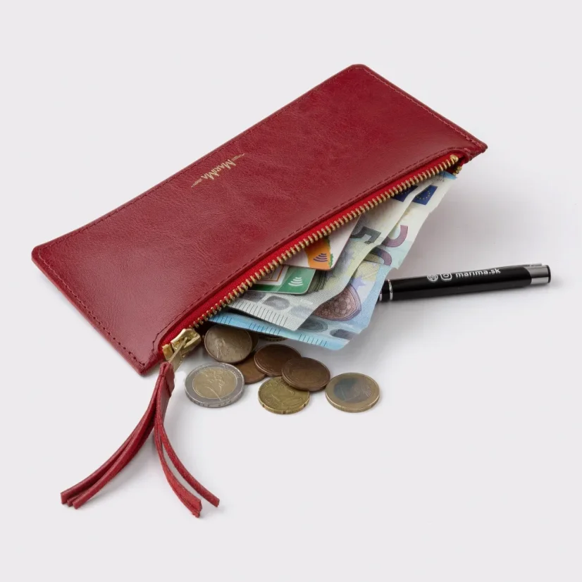 Štýlový peračník MARIMA s dostatkom priestoru na tvoje financie a každodenné drobnosti.