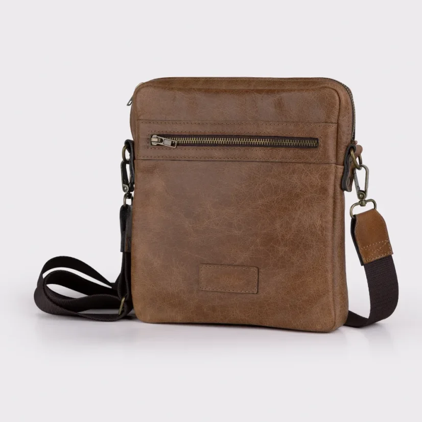 S predným vreckom na zips