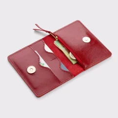 Vnútro koženej peňaženky MARIMA – miesto na karty, bankovky aj mince Vnútro koženej peňaženky MARIMA – miesto na karty, bankovky aj mince