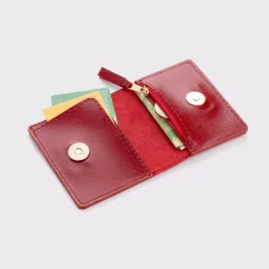 Mini peňaženka MARIMA v odtieni červenej – pohľad do vnútra Mini peňaženka MARIMA v odtieni červenej – pohľad do vnútra