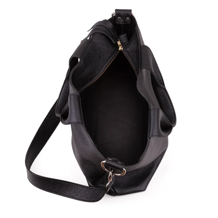 Priestranný vnútorný priestor so zipsom